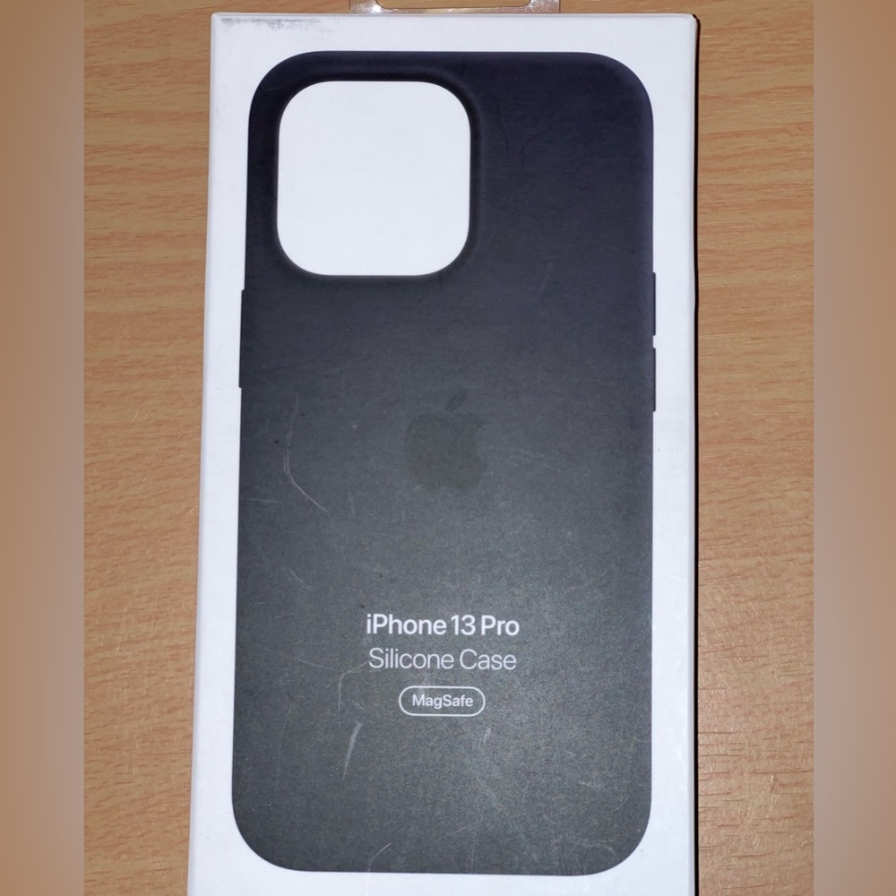 COPY - NWOT iPhone 13 Pro Silicone Case with MagSafe - Midnight